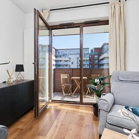 Apartment Nowa Teczowa Promenada Staromiejska By Renters